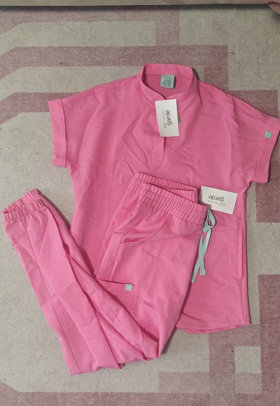 NWT Garde Malade Scrub Set